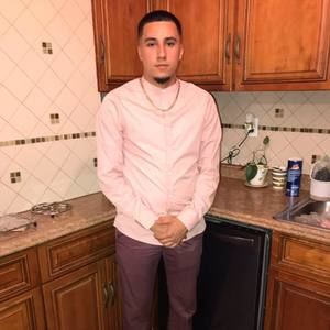 Meet your Posher, Benjamin